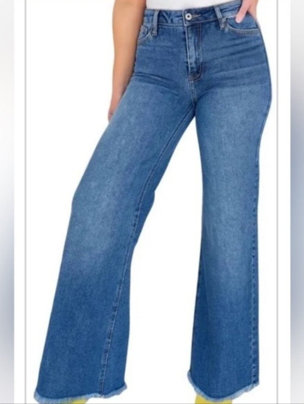 BCBGENERATION Y2K High Waist Wide Leg Frayed Bottom Medium Wash Jeans Size 25x30